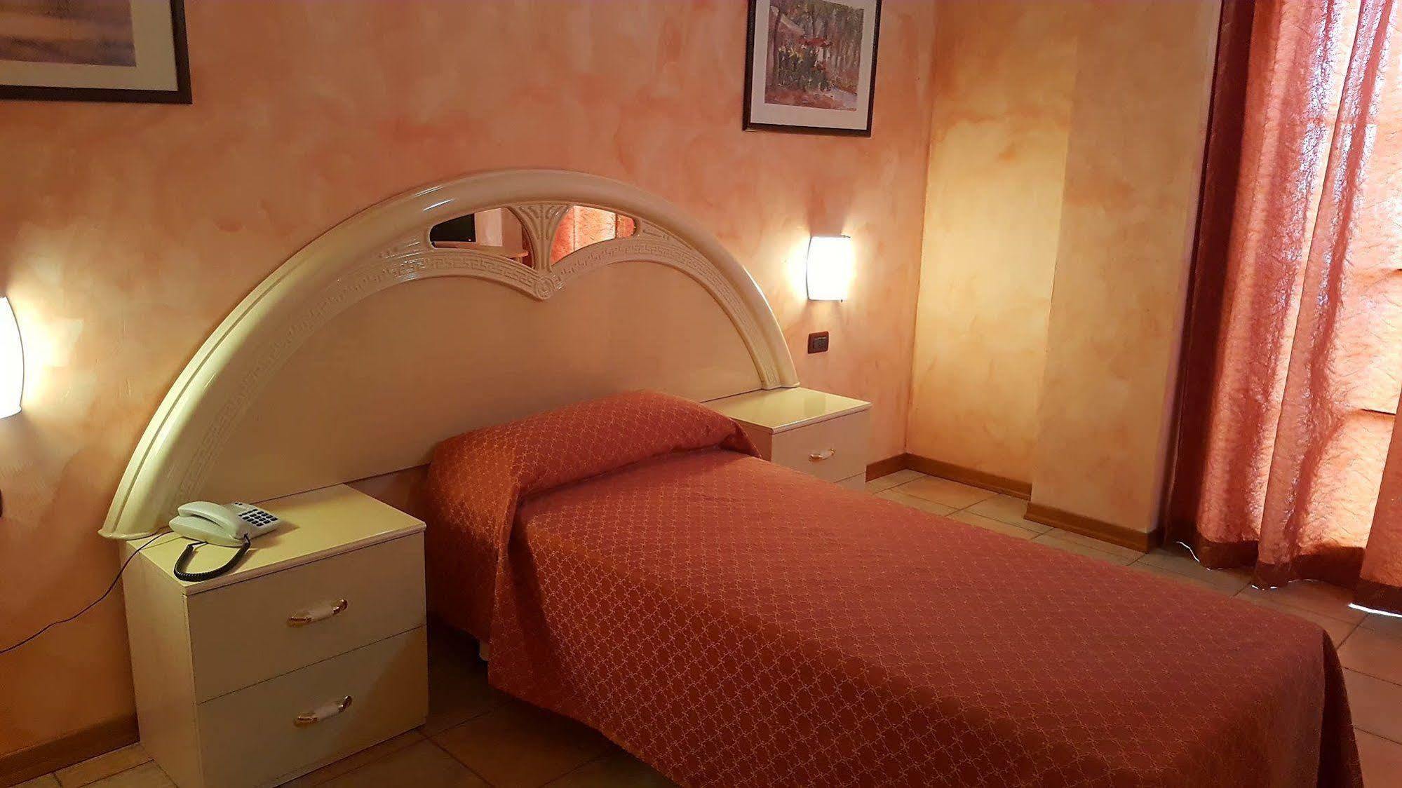 Hotel Trotter Leno Luaran gambar